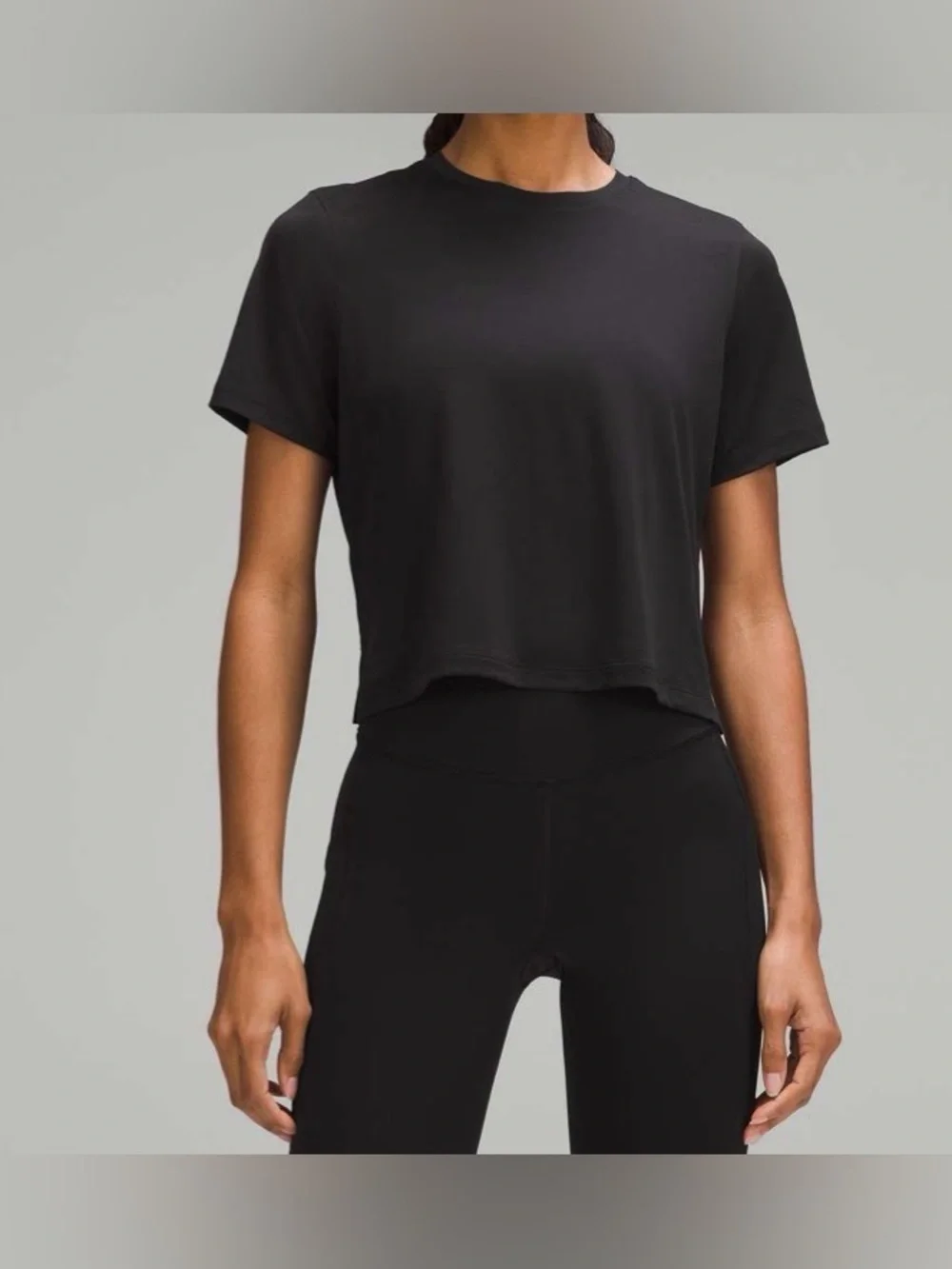NWOT New Lululemon Ultralight Waist-Length T-Shirt Black